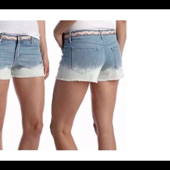 ✅ Jessica Simpson Bleached Distressed Denim Shorts - Picture 2 of 8